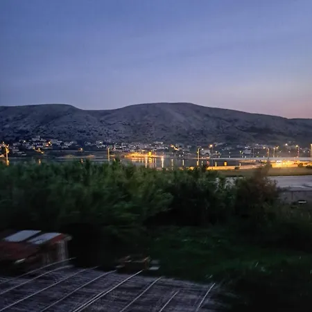 Διαμέρισμα With Parking Space Pag - 27836 *